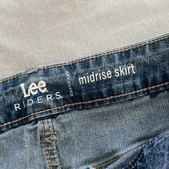 Lee Riders denim skirt - Picture 4 of 6